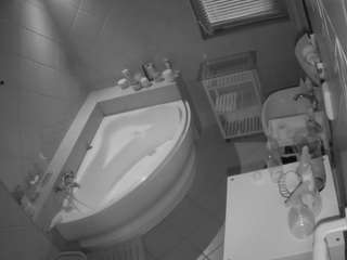 voyeurcam-julmodels-bath-1st-2 webcam