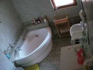 voyeurcam-julmodels-bath-1st-2 webcam