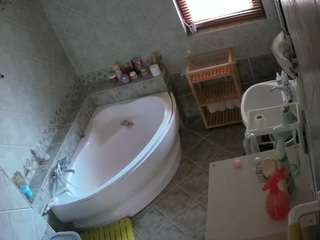 voyeurcam-julmodels-bath-1st-2 webcam