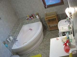 voyeurcam-julmodels-bath-1st-2 webcam