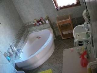 voyeurcam-julmodels-bath-1st-2 webcam
