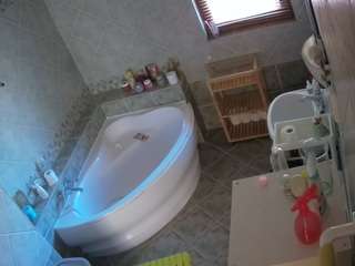 voyeurcam-julmodels-bath-1st-2 webcam