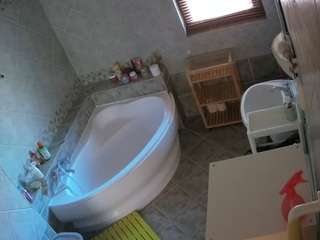 voyeurcam-julmodels-bath-1st-2 - Live HD Webcam