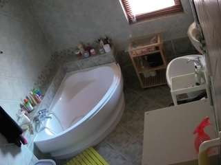 voyeurcam-julmodels-bath-1st-2 webcam