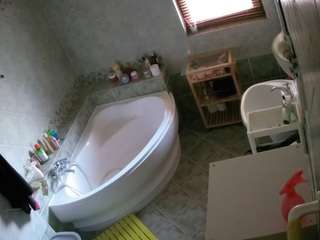 voyeurcam-julmodels-bath-1st-2 webcam