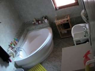 voyeurcam-julmodels-bath-1st-2 webcam