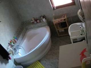 voyeurcam-julmodels-bath-1st-2 webcam