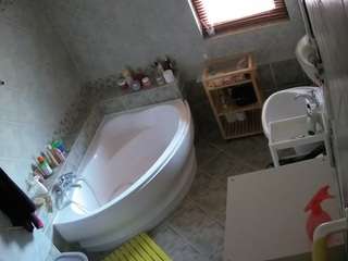 voyeurcam-julmodels-bath-1st-2 webcam