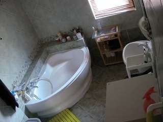 voyeurcam-julmodels-bath-1st-2 webcam