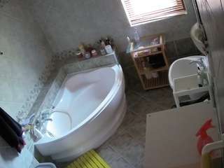 voyeurcam-julmodels-bath-1st-2 webcam