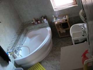 voyeurcam-julmodels-bath-1st-2 webcam