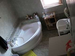 voyeurcam-julmodels-bath-1st-2 webcam