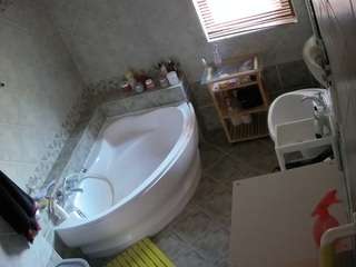 voyeurcam-julmodels-bath-1st-2 webcam