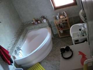 voyeurcam-julmodels-bath-1st-2 webcam