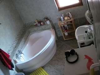 voyeurcam-julmodels-bath-1st-2 webcam