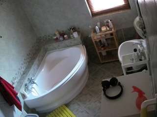voyeurcam-julmodels-bath-1st-2 webcam