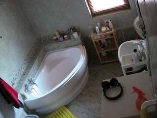 voyeurcam-julmodels-bath-1st-2 webcam