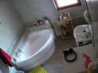 voyeurcam-julmodels-bath-1st-2 webcam