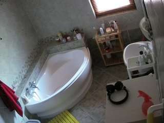 voyeurcam-julmodels-bath-1st-2 webcam