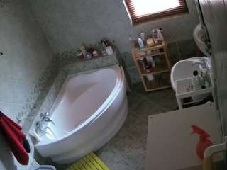 voyeurcam-julmodels-bath-1st-2 webcam