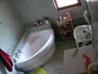 voyeurcam-julmodels-bath-1st-2 webcam