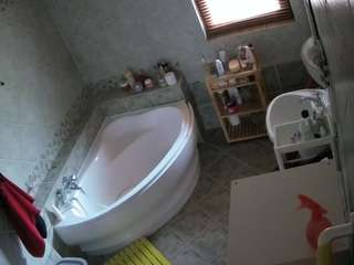 voyeurcam-julmodels-bath-1st-2 webcam