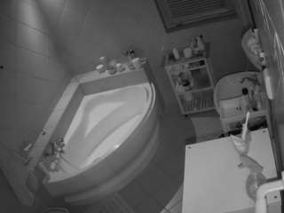 voyeurcam-julmodels-bath-1st-2 webcam