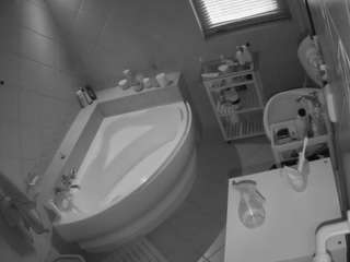 voyeurcam-julmodels-bath-1st-2 webcam