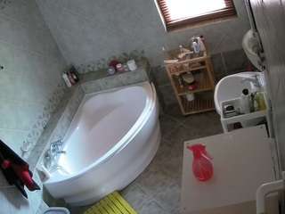 voyeurcam-julmodels-bath-1st-2 webcam