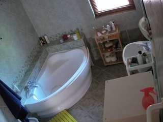 voyeurcam-julmodels-bath-1st-2