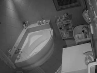 voyeurcam-julmodels-bath-1st-2 webcam