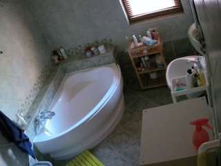 voyeurcam-julmodels-bath-1st-2 webcam