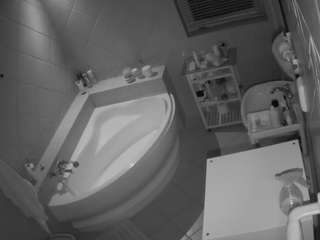 voyeurcam-julmodels-bath-1st-2 webcam
