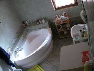 voyeurcam-julmodels-bath-1st-2 webcam
