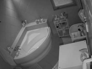 voyeurcam-julmodels-bath-1st-2 webcam
