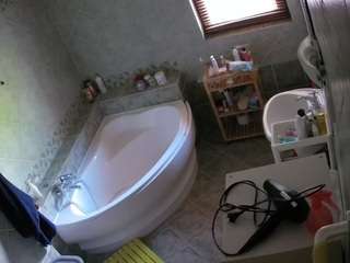 voyeurcam-julmodels-bath-1st-2 webcam