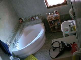 voyeurcam-julmodels-bath-1st-2 Live Webcam on CamSoda