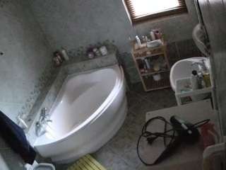 voyeurcam-julmodels-bath-1st-2