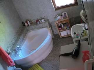 voyeurcam-julmodels-bath-1st-2 webcam