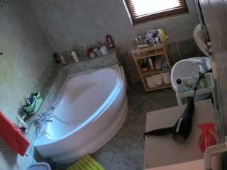 voyeurcam-julmodels-bath-1st-2