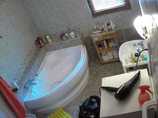 voyeurcam-julmodels-bath-1st-2 webcam