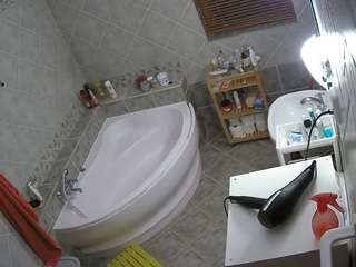 voyeurcam-julmodels-bath-1st-2 webcam