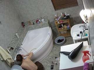voyeurcam-julmodels-bath-1st-2
