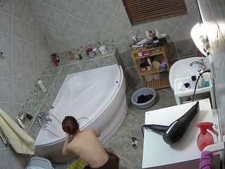 voyeurcam-julmodels-bath-1st-2