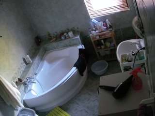 voyeurcam-julmodels-bath-1st-2
