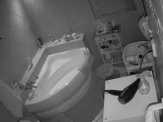 voyeurcam-julmodels-bath-1st-2