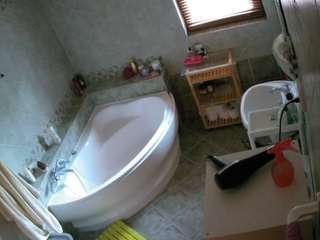 voyeurcam-julmodels-bath-1st-2