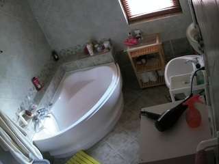 voyeurcam-julmodels-bath-1st-2 webcam