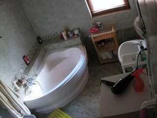 voyeurcam-julmodels-bath-1st-2 webcam