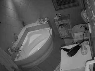 voyeurcam-julmodels-bath-1st-2 webcam